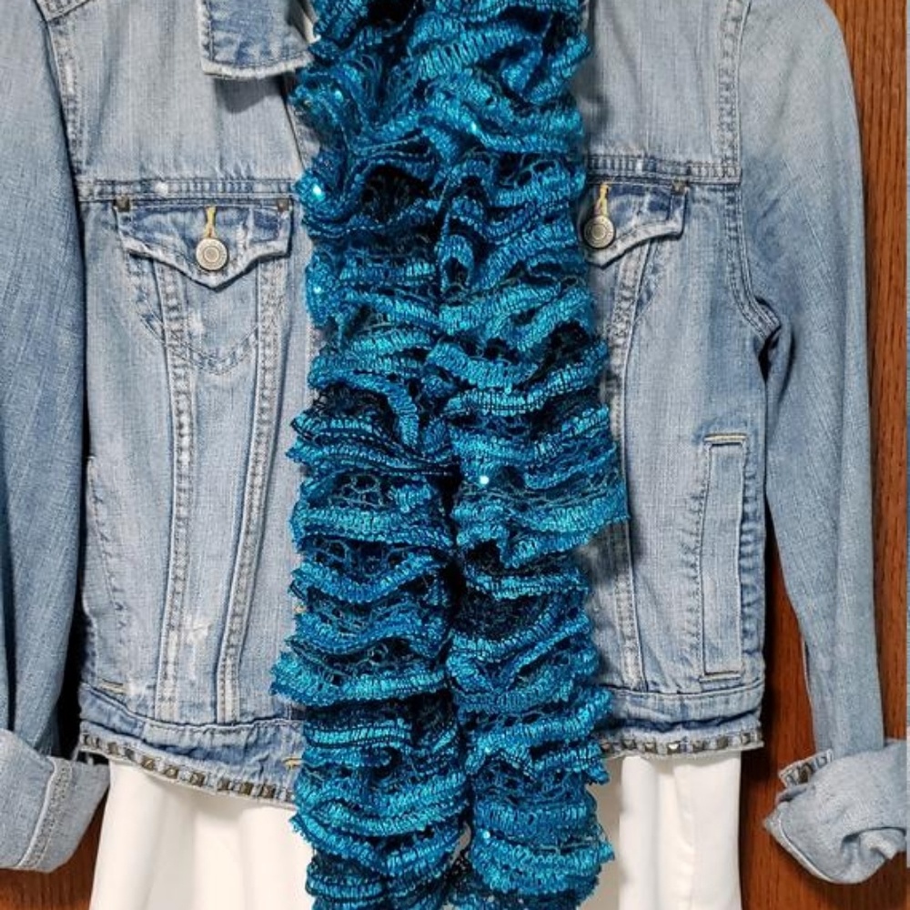 Knitted Ruffle Scarf